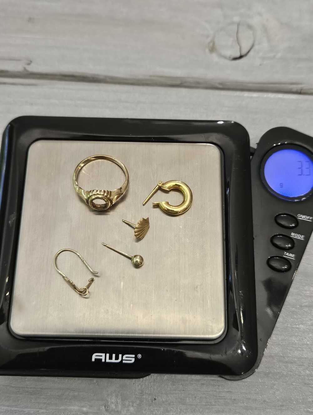 14k Gold  Scrap Single Earrings And Ring 3.3g